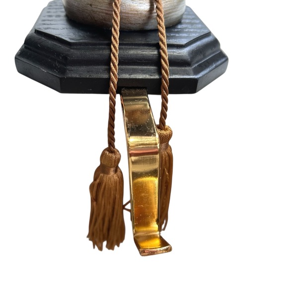 Stocking Holders Artichoke Pineapple Finial Elegant Silver/Gold/Bronze Set of 2 - Picture 6 of 16